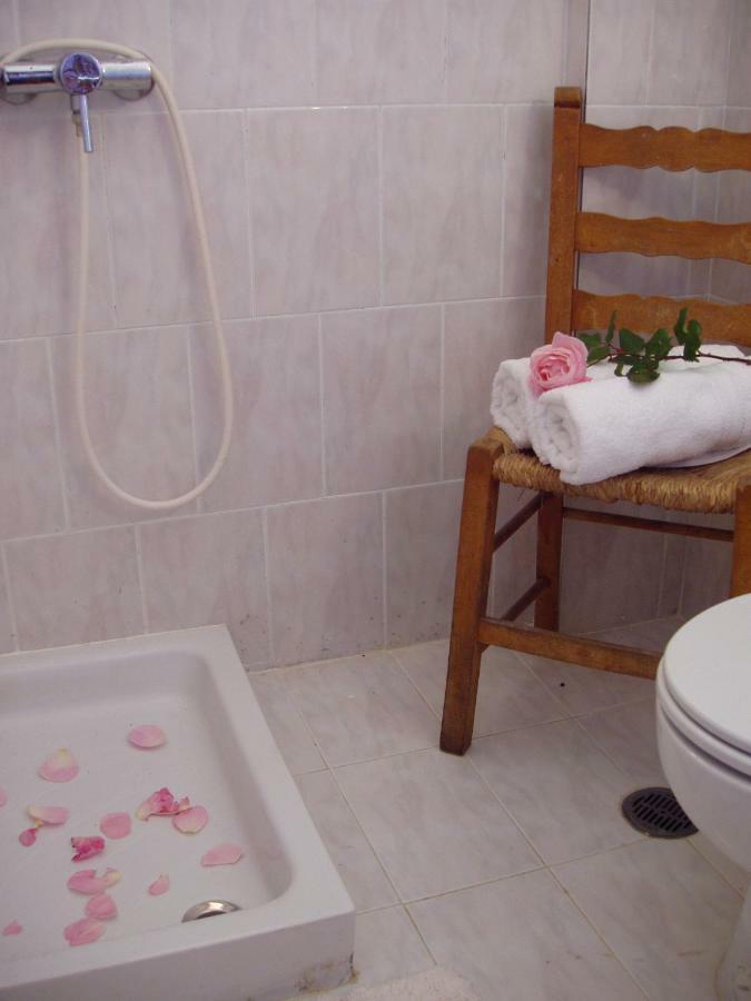 Elpidas House *